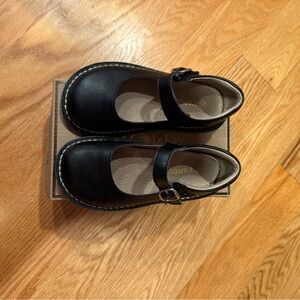 L'Amour Black Mary Jane Dress Shoes for Kids